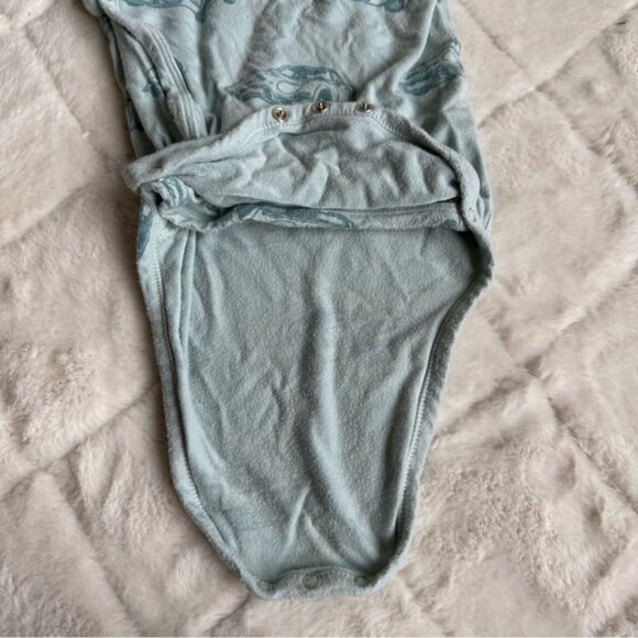 Kate Quinn | "Blue Cars" Bamboo short sleeve Kimono bodysuit | Size 6-12 Month - Picture 6 of 11